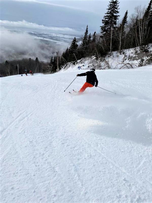 Mont Sainte-Anne - Le bon travail de équipe d'entretien