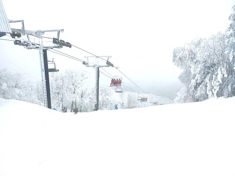 Mont Sutton -  Une neige granuleuse fine sur des baes durcies