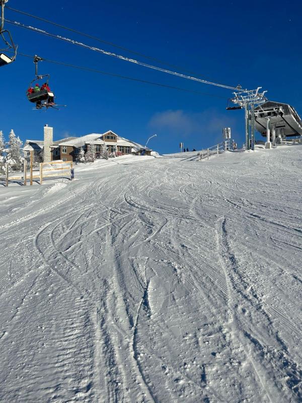 Mont Tremblant - De l'art sur la montagne et une belle qualité de neige